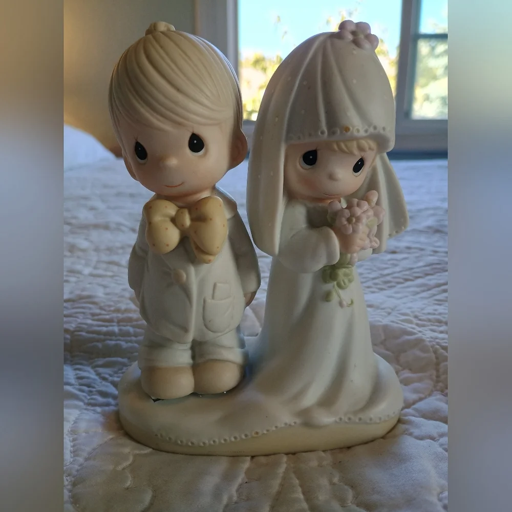 Vintage 1979 Precious Moments Wedding Couple Figurine